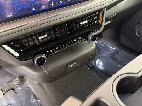 Used 2026 Chevrolet Tahoe LS AWD/4WD image 16