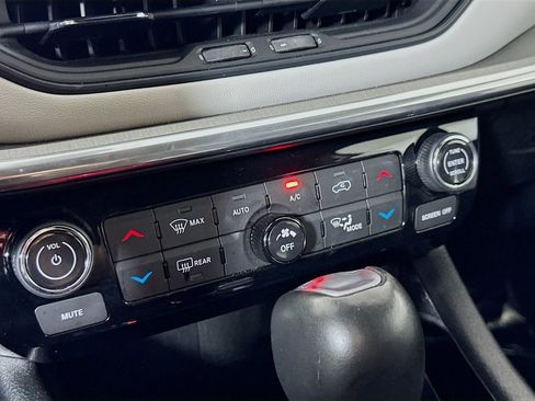 Used 2024 Jeep Compass Limited image 26