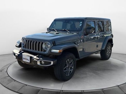 Used 2024 Jeep Wrangler Sahara w/ Technology Group image 7