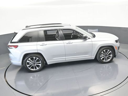 Used 2024 Jeep Grand Cherokee Overland w/ Luxury Tech Group IV image 60