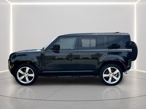 Used 2025 Land Rover Defender 110 X-Dynamic SE AWD/4WD image 2