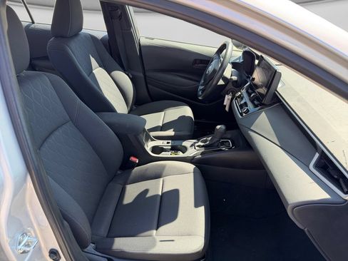 Used 2025 Toyota Corolla LE FWD image 28