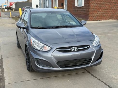 Used 2016 Hyundai Accent SE FWD image 3