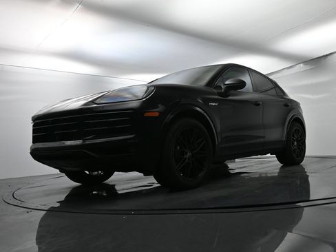 Certified 2026 Porsche Cayenne E-Hybrid Coupe AWD/4WD image 45