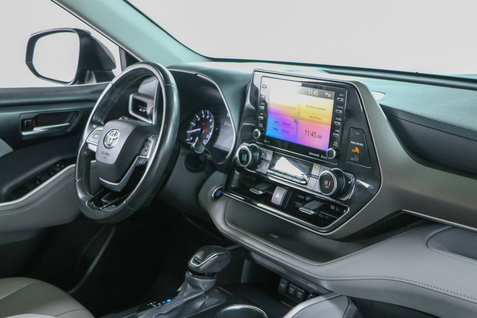 Used 2021 Toyota Highlander XLE FWD image 28