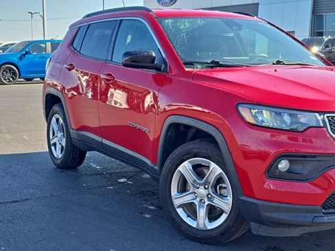 Used 2024 Jeep Compass Latitude AWD/4WD image 59