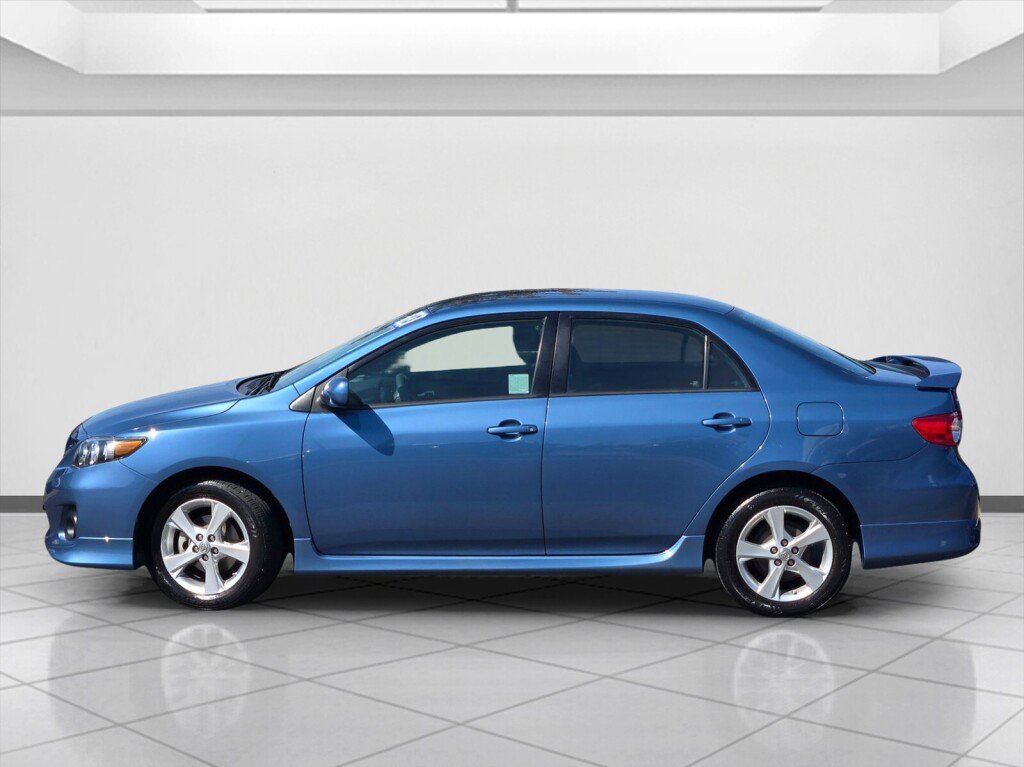 Used 2013 Toyota Corolla S FWD image 8