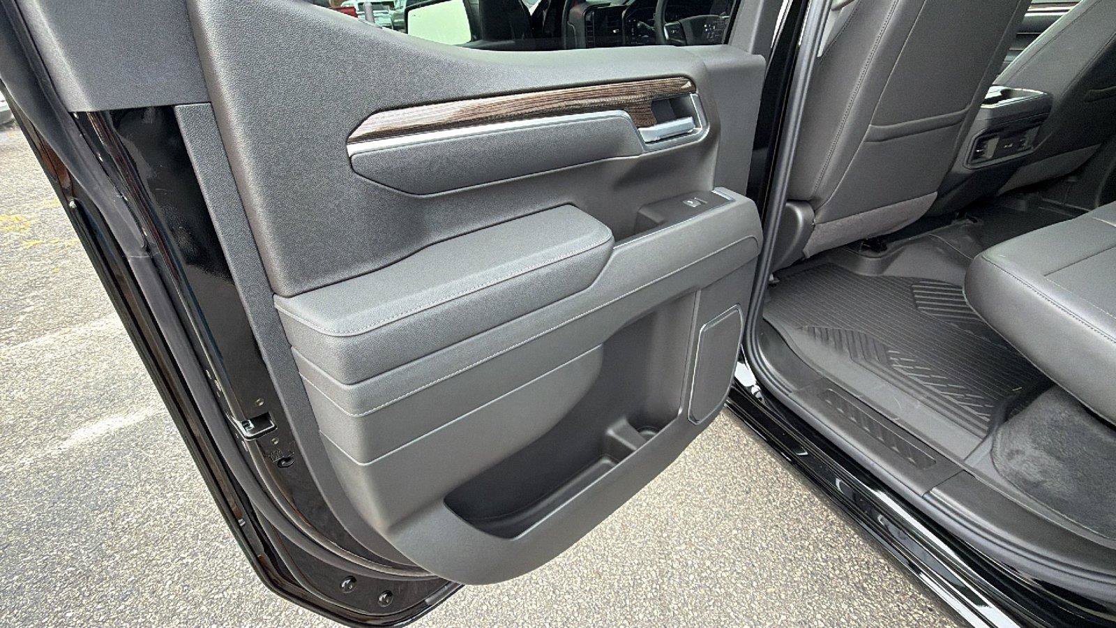 New 2026 Chevrolet Silverado 1500 RST w/ RST All Star Premium Package AWD/4WD image 18