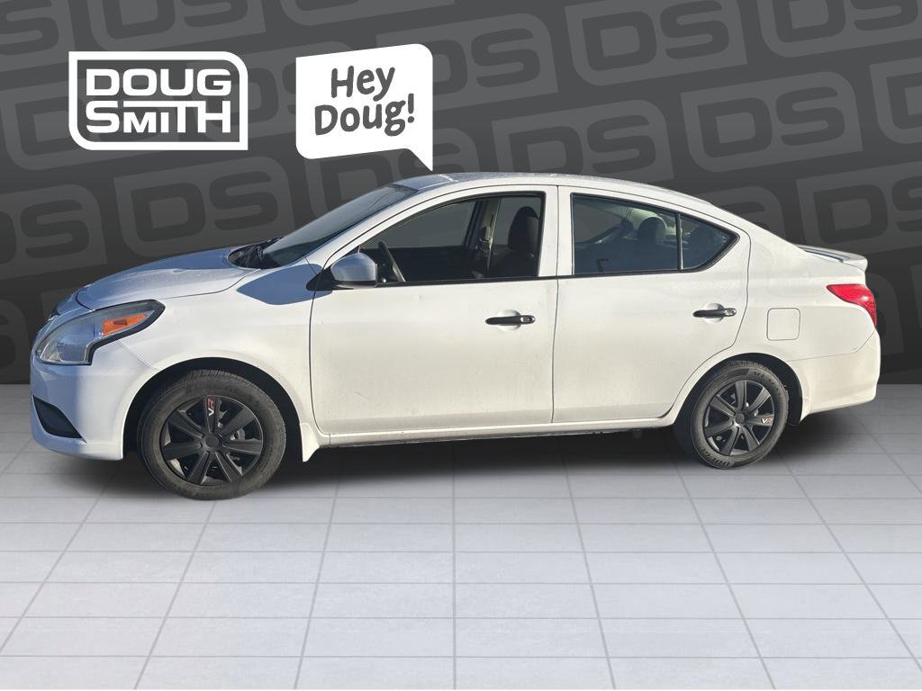Used 2018 Nissan Versa S Plus FWD image 2