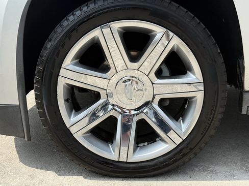Used 2016 Cadillac Escalade Luxury RWD image 12