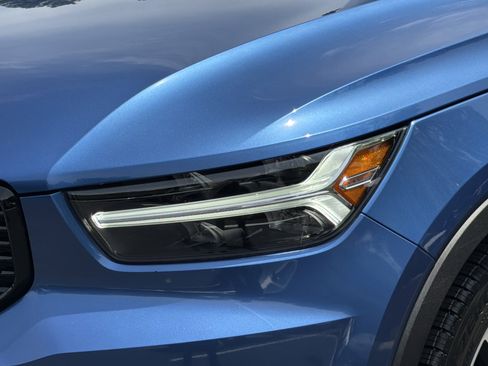 Used 2019 Volvo XC40 T5 R-Design AWD/4WD image 6