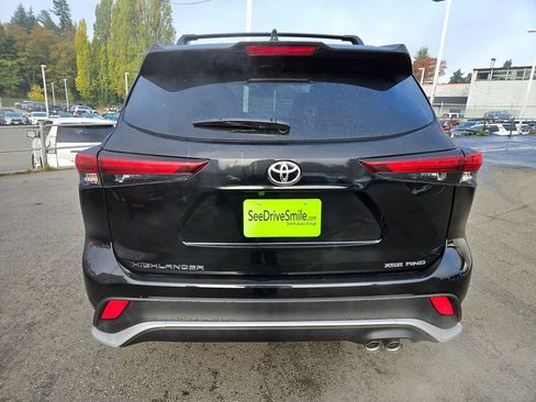 New 2025 Toyota Highlander XSE image 4