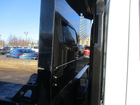 Used 2019 Isuzu NPR image 13