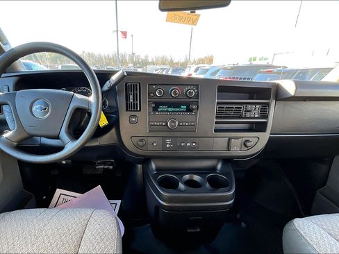 Used 2018 Chevrolet Express 2500 LT w/ LT Preferred Equipment Group image 15