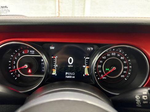 Used 2019 Jeep Wrangler Unlimited Rubicon w/ Cold Weather Group AWD/4WD image 31