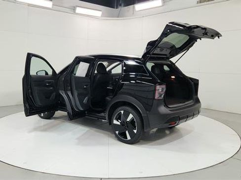 Used 2025 Nissan Kicks SR AWD/4WD image 30