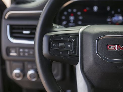Used 2023 GMC Yukon SLT w/ SLT Luxury Package RWD image 23