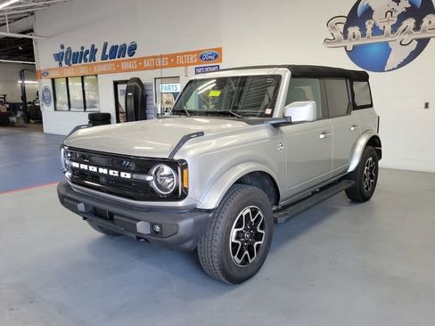 Used 2023 Ford Bronco Outer Banks image 10