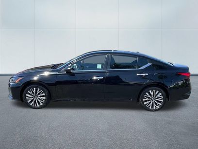 Used 2024 Nissan Altima 2.5 SV