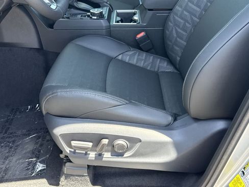 Used 2025 Toyota Tacoma TRD Off-Road w/ TRD Off Road Premium Package image 19