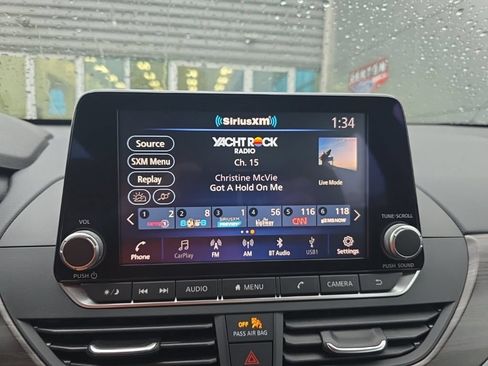 Used 2025 Nissan Altima 2.5 SV FWD image 18