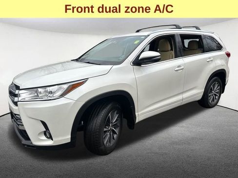 Used 2018 Toyota Highlander XLE image 5