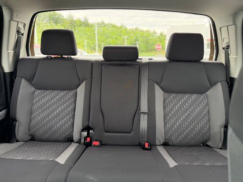 Used 2020 Toyota Tundra SR5 w/ SR5 Convenience Package AWD/4WD image 26