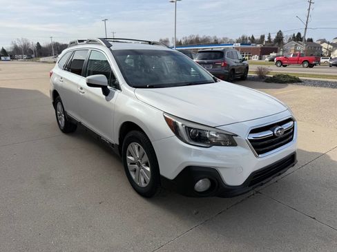 Used 2018 Subaru Outback 2.5i Premium image 7