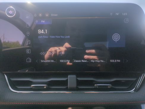Used 2025 Chevrolet Equinox RS w/ Safety and Technology Package FWD image 16