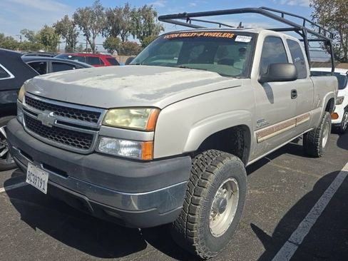 Used 2007 Chevrolet Silverado 2500 LT w/ Heavy-Duty Power Package AWD/4WD image 1