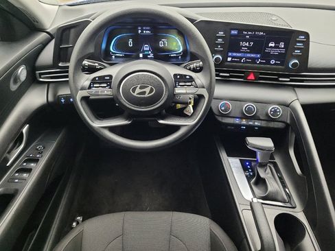 Used 2024 Hyundai Elantra SE FWD image 22