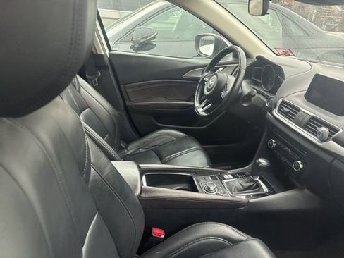 Used 2017 MAZDA MAZDA3 Touring image 13