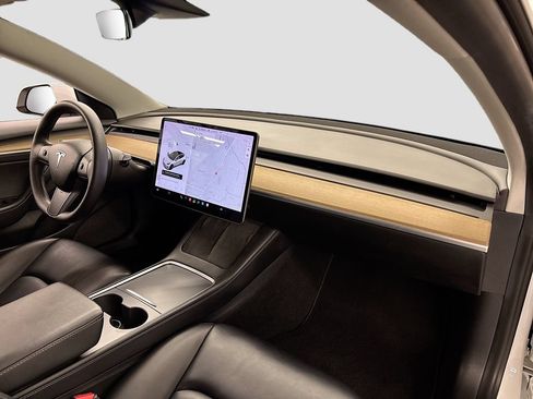 Used 2021 Tesla Model 3 Standard Range Plus RWD image 13