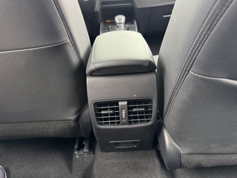 Certified 2026 Toyota Corolla Cross XLE FWD image 33