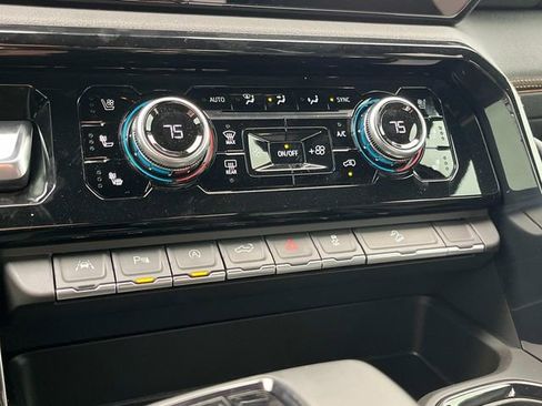 New 2026 GMC Sierra 1500 AT4 w/ AT4 Premium Package AWD/4WD image 31