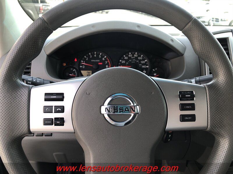 Used 2014 Nissan Frontier SV AWD/4WD image 13