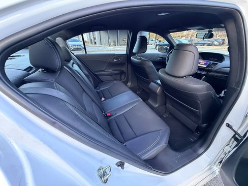 Used 2017 Honda Accord Sport image 11