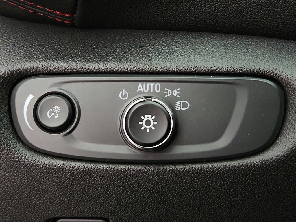 Used 2023 Chevrolet Blazer RS AWD/4WD image 24