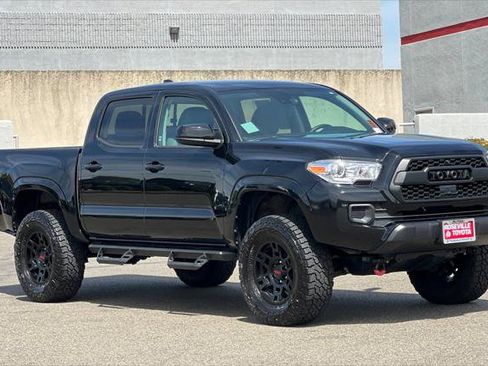 Certified 2022 Toyota Tacoma SR AWD/4WD image 5
