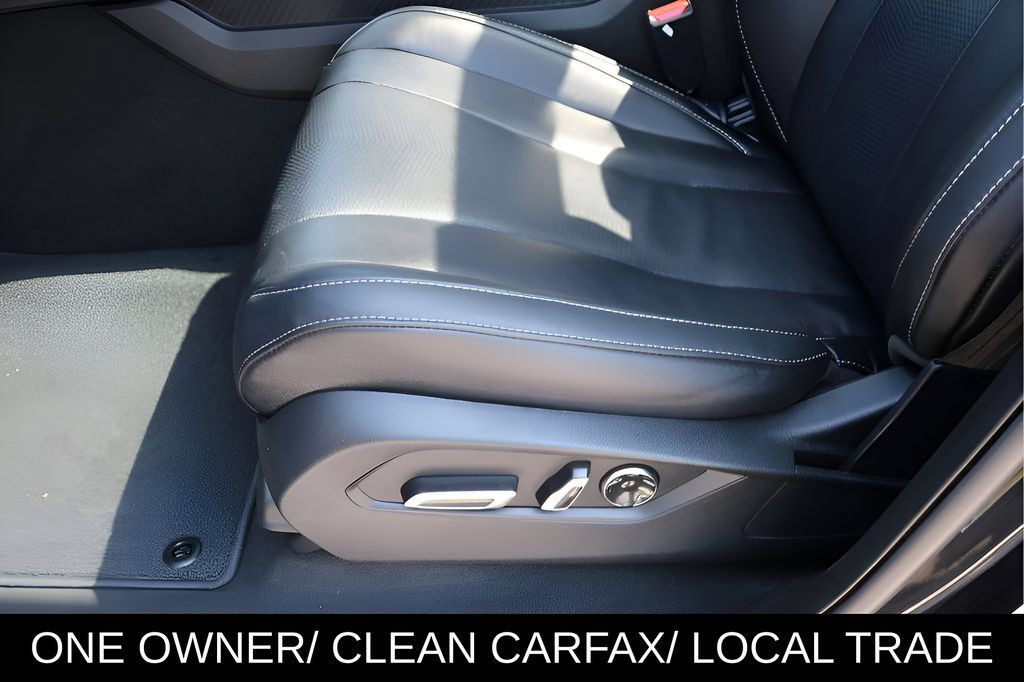Used 2025 Acura MDX w/ Technology Package FWD image 13