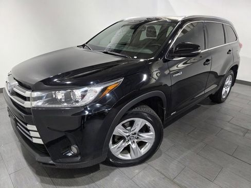 Used 2017 Toyota Highlander Limited image 1