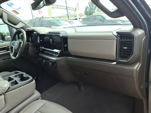 Used 2024 Chevrolet Silverado 2500 LT w/ Texas Edition AWD/4WD image 16