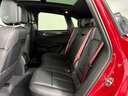 Certified 2026 Porsche Macan AWD/4WD image 22