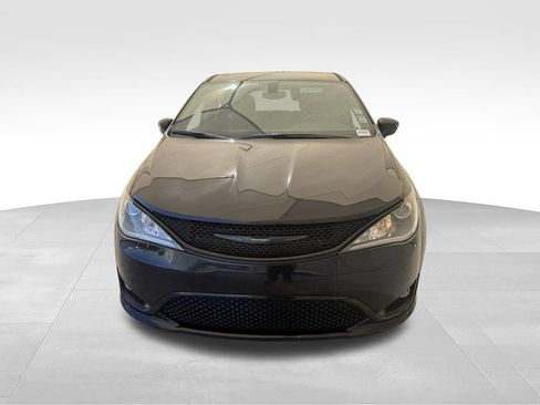 Used 2020 Chrysler Pacifica Touring w/ S Appearance Package FWD image 6