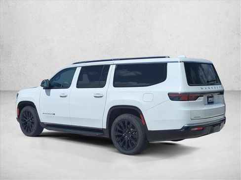 Used 2023 Jeep Wagoneer L Series II AWD/4WD image 6