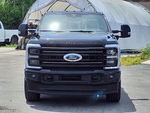 Used 2025 Ford F250 Platinum w/ FX4 Off-Road Package AWD/4WD image 2
