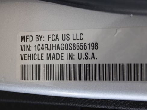Used 2025 Jeep Grand Cherokee Altitude AWD/4WD image 31