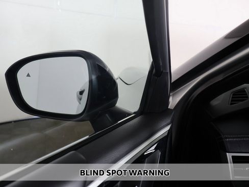 Used 2023 Mitsubishi Outlander SE image 6