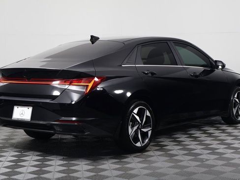 Used 2023 Hyundai Elantra Limited image 4