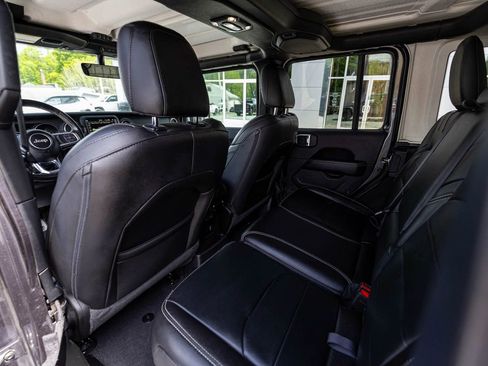 Used 2023 Jeep Wrangler Unlimited Sahara w/ Cold Weather Group AWD/4WD image 28